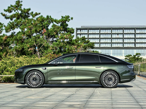 2026 Xiangjie <b>S9</b> Ultra 4WD Electric Car 100kWh 721km Range Luxury 4-Door 5-Seat Premium Sedan for Adults - Product Image 3
