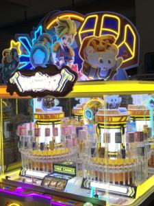 Máquina de grúa de bolas eléctrica operada con monedas, juego de tablero de carnaval en inglés, plataforma de diversión con martillo de metal para romper tesoros - Product Image 4