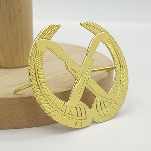Logotipo personalizado de fábrica estampado sombrero dorado Pin de solapa insignia DISEÑO DE Metal ahueca hacia fuera tapa de rama de olivo accesorio insignia uniforme emblema - Product Image 5