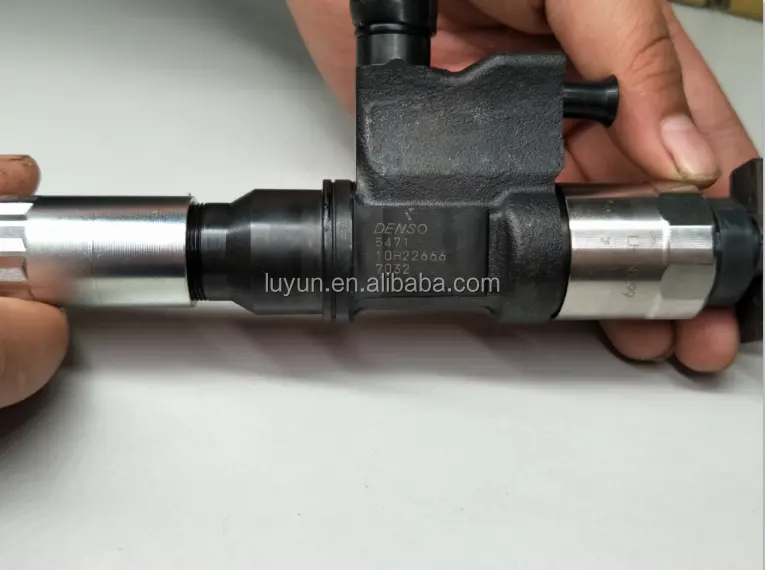 fuel injector nozzle 095000-5471 095000-5474 8-97329703-1 injector for ISUZU 4HK1 common rail injector 095000-5471 8-97329703-4