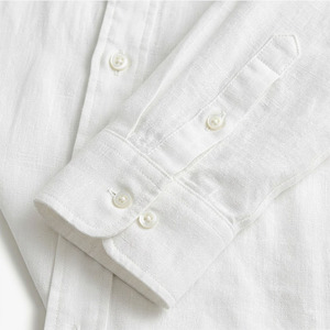 Atacado de Blusas e Camisas Femininas 100% Algodão Manga Regular com Botões Tingimento Liso Formal Decote V Solto Fornecedor de Roupas - Product Image 5