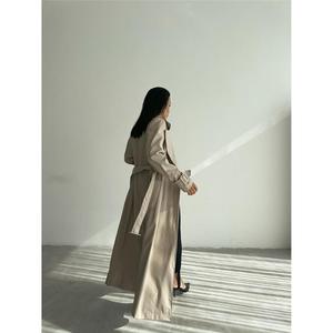 Gabardina Capitone para Mujer, Color Beige, Elegante, Resistente al Viento, Tejido de Fibra de Poliéster de 420 g/m², Estilo Largo - Product Image 3