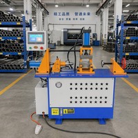 Máquina hidráulica CNC automática multiestante para conformado de extremos de tubos de patas de muebles, tubos de escape y tubos de aire acondicionado, con funciones de abocardado, rebordeado y acabado