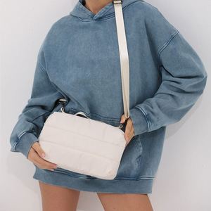 Nouveauté Automne-Hiver : Sacs bandoulière matelassés légers et volumineux pour femme, idéaux pour le sport et la gym - Product Image 4
