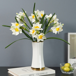 Nuovo design 3 teste di stoffa narciso fiore decorazioni per la casa narciso artificiale - Product Image 4