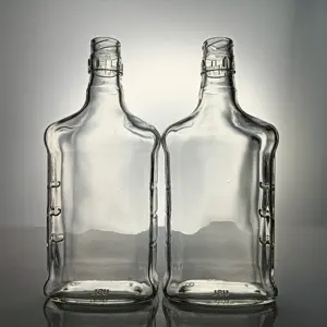 מותאם אישית עיצוב גדול הנחה מקבלים התאמה אישית גבוהה לבן זכוכית בקבוק יין בקבוק וודקה משקאות משקאות מים ברנדי