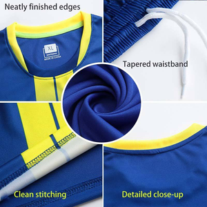 Maglia da Calcio Personalizzata in Poliestere 100% con Stampa a Trasferimento Termico, Asciugatura Rapida, Logo e Grafica Personalizzati per Squadre - Product Image 3