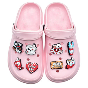 Abalorios góticos para zapatos con diseño de taza de café y calavera, decoraciones personalizadas de bebidas espeluznantes para zuecos - Product Image 2