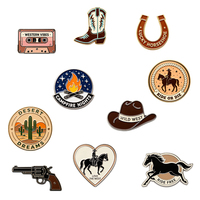 Breloque de chaussure en métal style Western Cowboy, personnalisée en émail, pour chapeau, revolver, botte, décoration culturelle du ranch, souvenir en alliage, vente directe d'usine en gros