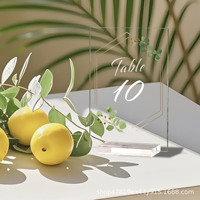 Cartes de table rectangulaires transparentes en acrylique style occidental 4x6 avec impression numérique de fleurs et numéros de table floraux