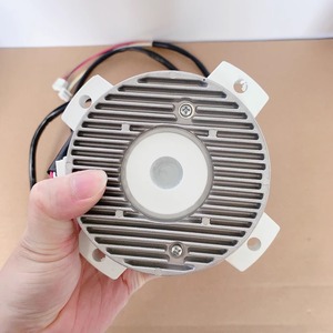 Moteur DC sans balais Hitachi 110 mm à montage sur bride, aimant permanent entièrement fermé pour appareils électroménagers - Product Image 3