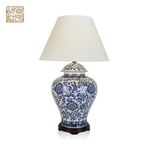Lampe de table moderne style <span class=keywords><strong>pictural</strong></span> en céramique LED à intensité variable Design de fleur d'oiseau Alimentation électrique Abat-jour pour tambour Ampoules à incandescence - Product Image 2