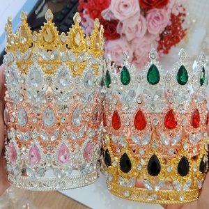 Decorazione per Torte Corona in Lega Placcata Oro con Strass Multicolore Corona <span class=keywords><strong>da</strong></span> <span class=keywords><strong>Regina</strong></span> per Feste di Compleanno e Matrimoni - Product Image 1