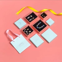 Boîtes en papier pour bijoux en gros : emballages pour bagues, boucles d'oreilles, bracelets, pendentifs et coffrets cadeaux