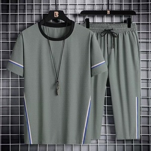 Ensemble de survêtement décontracté pour homme en soie glacée, respirant, à manches courtes et pantalon, couleur unie, grande taille, idéal pour l'été - Product Image 2