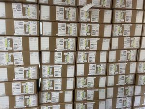 สวิตช์เครือข่ายแบบจัดการได้ C9300L-24T-4X-E แบบต่อพ่วงได้ 24 พอร์ต Gigabit พร้อมพอร์ต Uplink 4 ช่อง 10GbE - Product Image 2