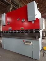 Plieuse de tôles hydraulique multifonctionnelle pour cintrer et plier les tôles