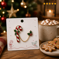 Broches en émail souple motif canne à sucre, pendentif houx, chaîne dorée, bijoux de Noël, broches fantaisie, badges personnalisés, épingles de revers – Vente en gros