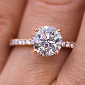 Anillo de Compromiso de Plata de Ley 925 con Baño de Oro Rosa Personalizado, con Moissanita Vintage de 3 Quilates y Engaste de Púas - Product Image 6
