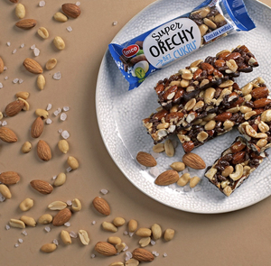 Gluten-Free Low-Carb High Protein No Added Sugar Sweet Pistachio Nut Bars 35g Tea Time <b>Snack</b> for Meal Replacement - Product Image 5