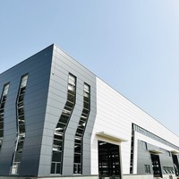 Atelier et entrepôt en structure métallique préfabriquée haute résistance avec installation rapide.