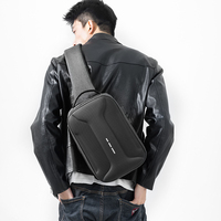 Vente directe d'usine Sac de poitrine rigide de grande capacité pour hommes avec interface USB