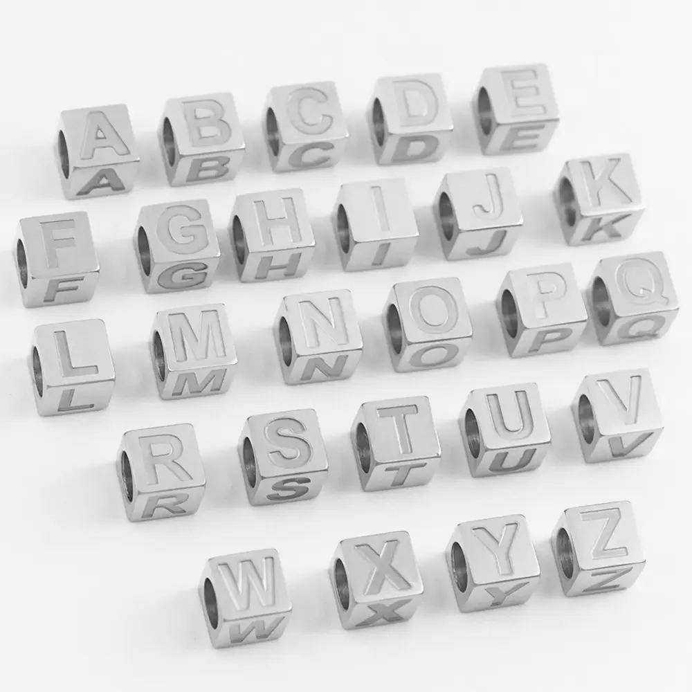 304 Roestvrijstalen Erosie Letters Charme Voor Diy Armband Maken 7X7Mm 3d Letter Alfabet Kraal Vier Zijde Grave Letter Hanger