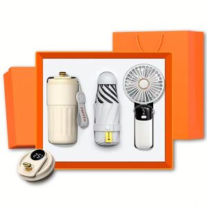 Souvenirs de mariage personnalisés spéciaux pour l'été, ensemble cadeau promotionnel comprenant une tasse, une capsule parapluie et un éventail pliable pour les invités - Product Image 2