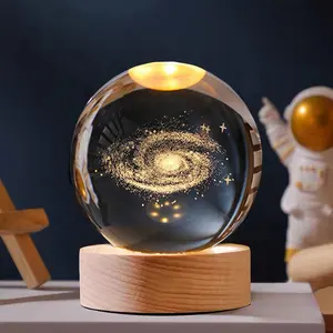 3D ग्रह गिलास गेंद क्रिस्टल बॉल के साथ एलईडी दीपक स्टैंड सौर प्रणाली चंद्रमा क्रिस्टल गेंद रात दीपक गर्म प्रकाश