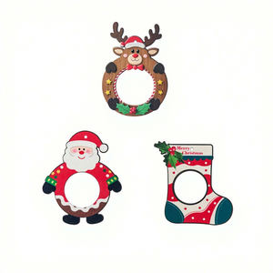 Décoration de Noël en bois : Pendentif pour sapin, cadre photo en bois, accessoires d'ambiance pour la maison sur le thème de Noël - Product Image 6