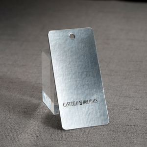 Etiquetas Colgantes Personalizadas de Lujo con Relieve para Ropa, Etiquetas de Papel para Ropa con Relieve al por Mayor - Product Image 2
