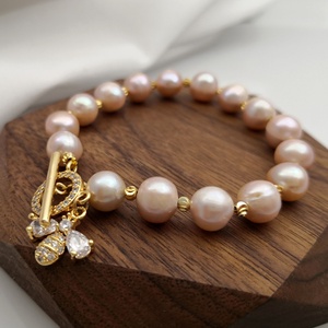 <span class=keywords><strong>Zhu</strong></span> Ji สร้อยข้อมือชุบทองไข่มุกน้ำจืดใหม่ดีไซน์เพทายผึ้งแฟชั่นไข่มุกธรรมชาติสำหรับผู้หญิง - Product Image 2