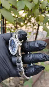 Reloj de Cuarzo para Hombre de Acero Inoxidable Moderno y Lujoso con Esfera Analógica, Correa de Acero Duradera y Diamantes Moissanite - Product Image 2