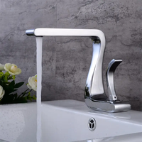 Robinet de lavabo cascade moderne au design unique, monotrou, en laiton massif blanc et or