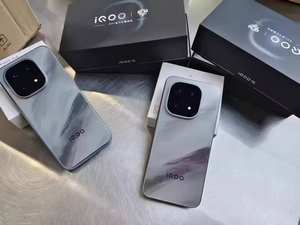 Teléfono Inteligente VlVO IQ0O 15 5G LTPO con Pantalla de 144Hz, 12/256GB, 50MP, Snapdragon 8 Elite G5, Batería de 7000mAh, CPU Octa Core, LTE, Sistema Operativo en Inglés - Product Image 6