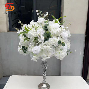 SMOOTH - Centro de Mesa de Bolas de Flores Artificiales de Seda Verde y Blanca de 50 cm, Personalizado, en Oferta, para Decoración de Bodas y Eventos - Product Image 6
