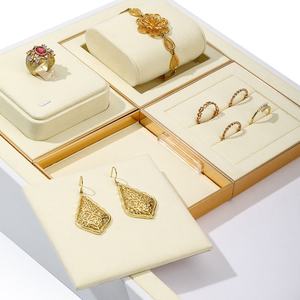 Présentoir de bijoux Jinsky en microfibre fine de luxe ensembles de présentoirs bijoux anneaux ligne plateau bijoux présentoir - Product Image 6