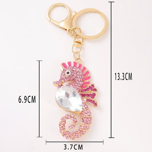 Portachiavi con Cavalluccio Marino Intarsiato di Cristalli, Ciondolo in Lega a Forma di Creatura Marina, Ornamento da Appendere alla Borsa, Regalo, Portachiavi - Product Image 2