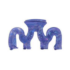 ODM/OEM กิ๊บติดผมทรงนางเงือกสไตล์เกาหลี วัสดุ PVC รู<span class=keywords><strong>ป</strong></span><span class=keywords><strong>ทรง</strong></span>ตัว M แบบโ<span class=keywords><strong>ป</strong></span>ร่งแสง <span class=keywords><strong>ป</strong></span>ระกายวิบวับ เข้าได้กับทุกทรง<span class=keywords><strong>ผม</strong></span> กิ๊บหนีบ<span class=keywords><strong>ผม</strong></span><span class=keywords><strong>ทรง</strong></span>ฉลามสำหรับด้านหลังศีรษะ - Product Image 5