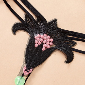 Tanga Sexy de Encaje Negro Ding Zhi Mei con Cuentas que Brillan en la Oscuridad, Accesorio Íntimo para Mujer - Product Image 2