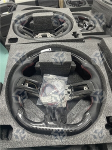 Volante Deportivo de Fibra de Carbono Perforada con Costuras Blancas para <span class=keywords><strong>Ford</strong></span> <span class=keywords><strong>Mustang</strong></span> - Product Image 4