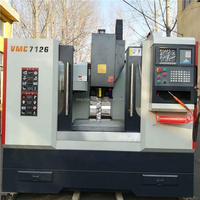 Centre d'usinage vertical CNC haute précision à trois axes pour charges lourdes VMC 7126, commande automatique GSK BT40