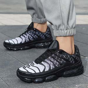 Summer Casual Sneakers Korean Lightweight Red Casual Shoes Men New Style 2025 - Product Image 3