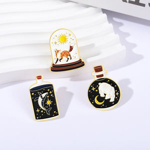 Cartone animato animale corpo celeste collezione di arte Enanel spille volpe orso del sole luna balena stella distintivo Vintage decorare vestiti spille - Product Image 2