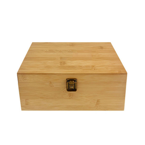 Boîte à roulettes en bois de luxe fabriquée à la main anti-odeur boîte de verrouillage en bambou avec accessoire - Product Image 3