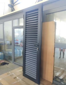 BOCHARM Horizontal China Farmhouse Exterior Venetian Louver Aluminum Alloy <strong>Blind</strong> With Air Ventilation - Product Image 1
