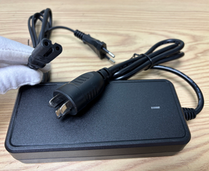 Cargador de Bicicleta Eléctrica <span class=keywords><strong>Bosch</strong></span> de 42V 2A con Conector de 3 Pines para Baterías de Triciclos Eléctricos <span class=keywords><strong>Bosch</strong></span> de la Serie <span class=keywords><strong>Active</strong></span> de Alto Rendimiento - Product Image 3