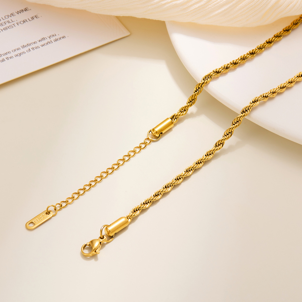 Bracciale a catena intrecciata da 2 mm in oro