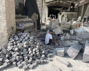 Dış yol Bluestone finişer siyah yeşil pembe gri Porphyry için doğal siyah kübik metre bazalt kaya Porphyry taş - Product Image 2