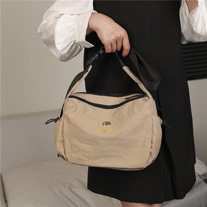 Dingzhihui Sac bandoulière pour femme kaki grande capacité avec fermeture éclair, sac messager portable pour le travail et les voyages - Product Image 1